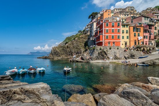 The Italian Town that Welcomes Spring with Live Snakes - Atlas Obscura